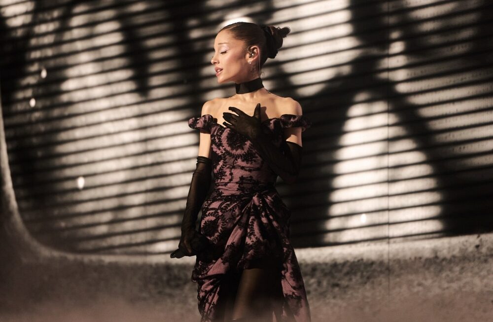 Ariana Grande tạm ngưng hoạt động ca nhạc từ tháng 9/2026