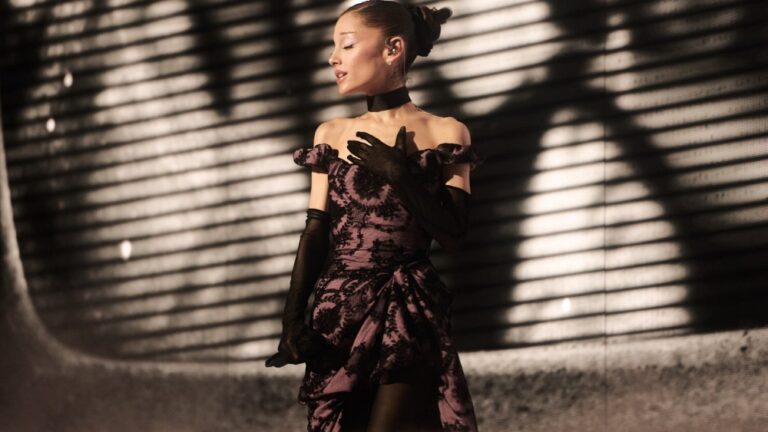 Ariana Grande tạm ngưng hoạt động ca nhạc từ tháng 9/2026
