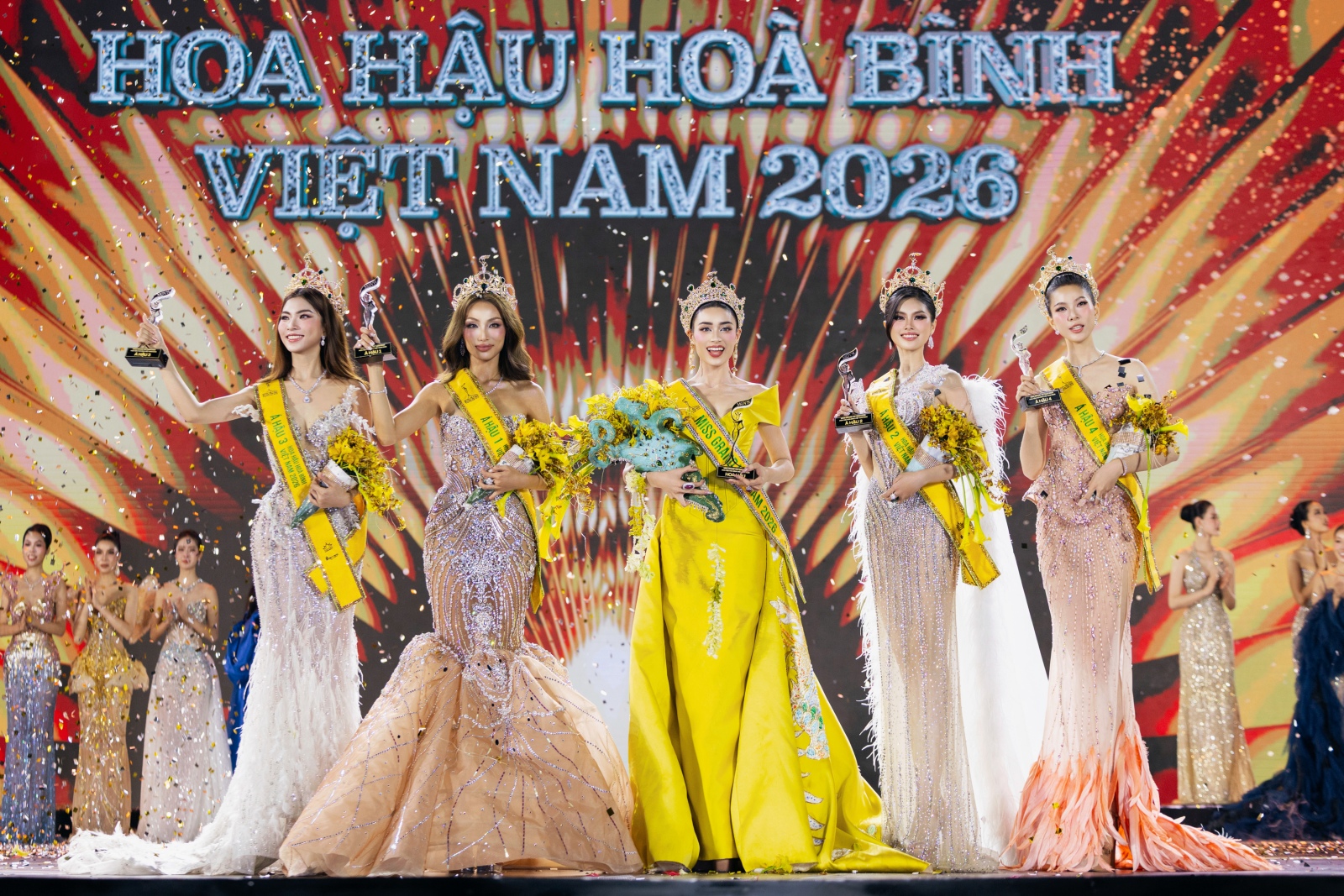 miss-grand-vietnam-2026-emoura-pham-la-ai