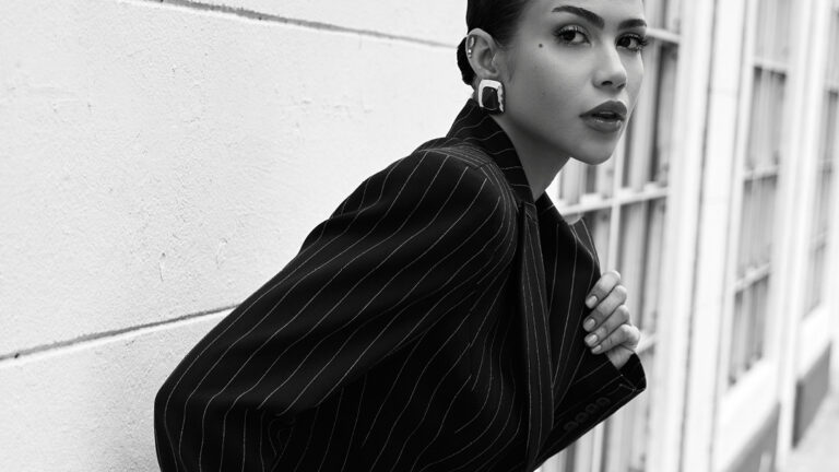 Yillian Marie Atkinson: The Geometry of Confidence