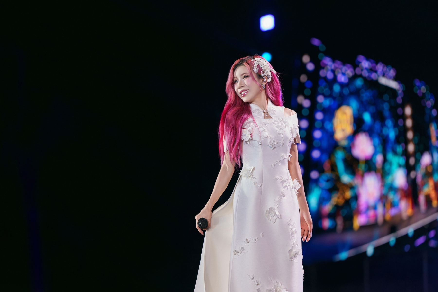 bzvn dem khai mac miss world 2026 quang ninh (10)
