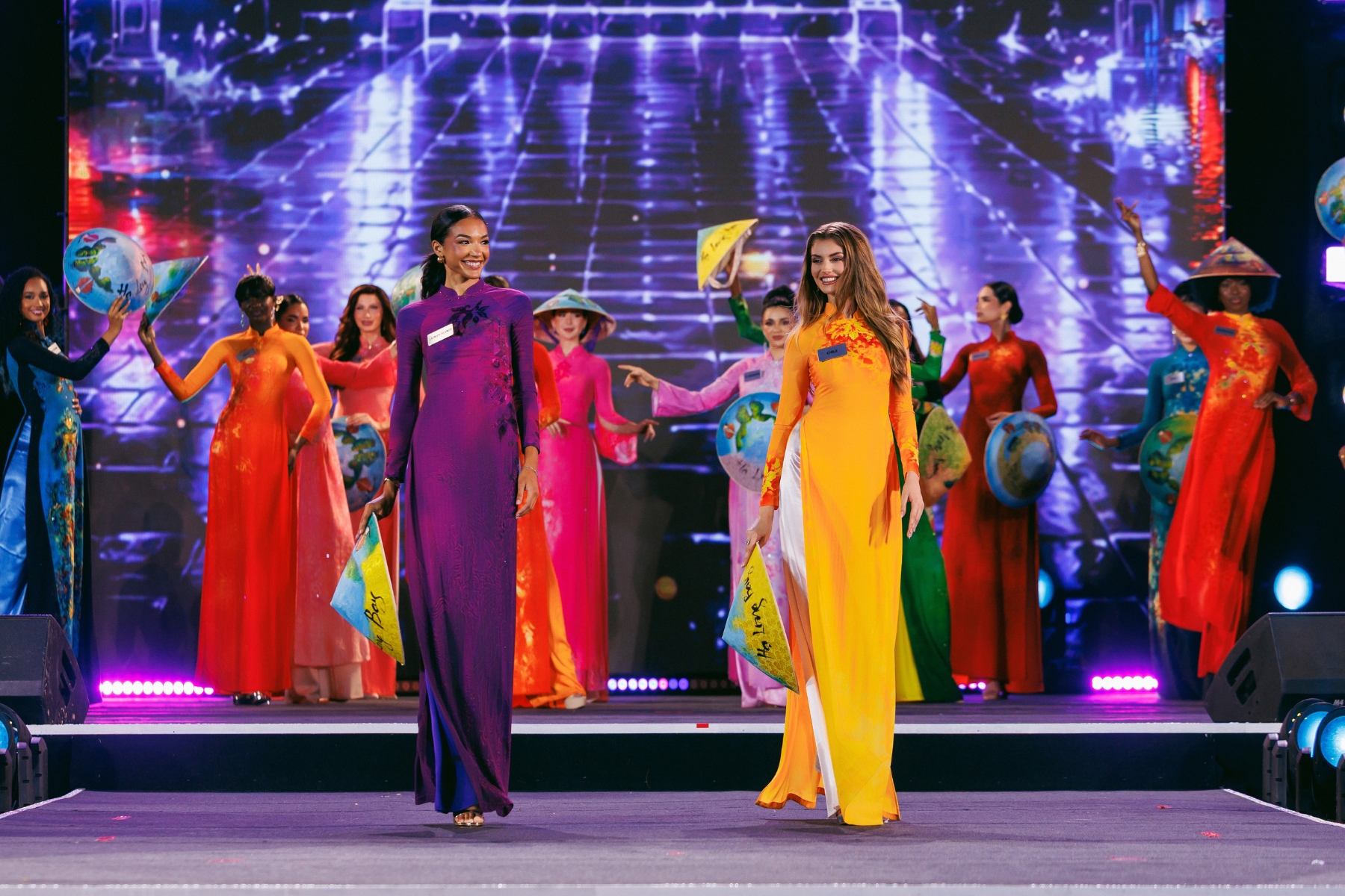 bzvn dem khai mac miss world 2026 quang ninh (13)