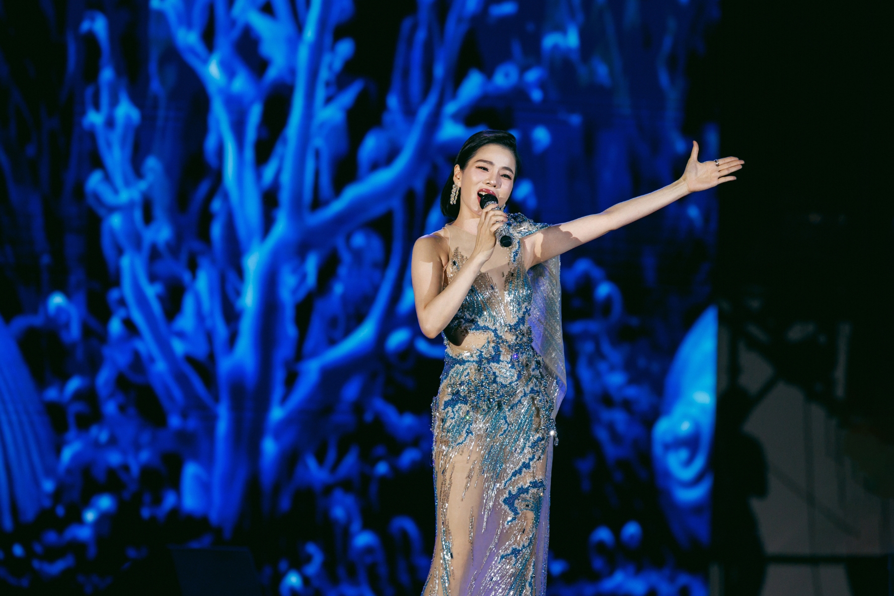 bzvn dem khai mac miss world 2026 quang ninh (7)