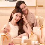 Orm Kornnaphat tặng mẹ chiếc đồng hồ hơn 200 triệu đồng