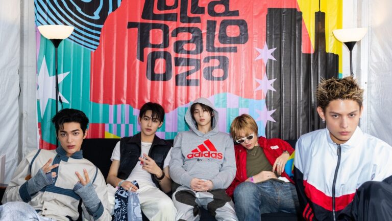 Sân khấu của CORTIS tại Lollapalooza 2026 thu hút 50.000 người