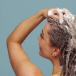 Học phụ nữ Ý cách chăm sóc da đầu để có mái tóc phồng đẹp tự nhiên