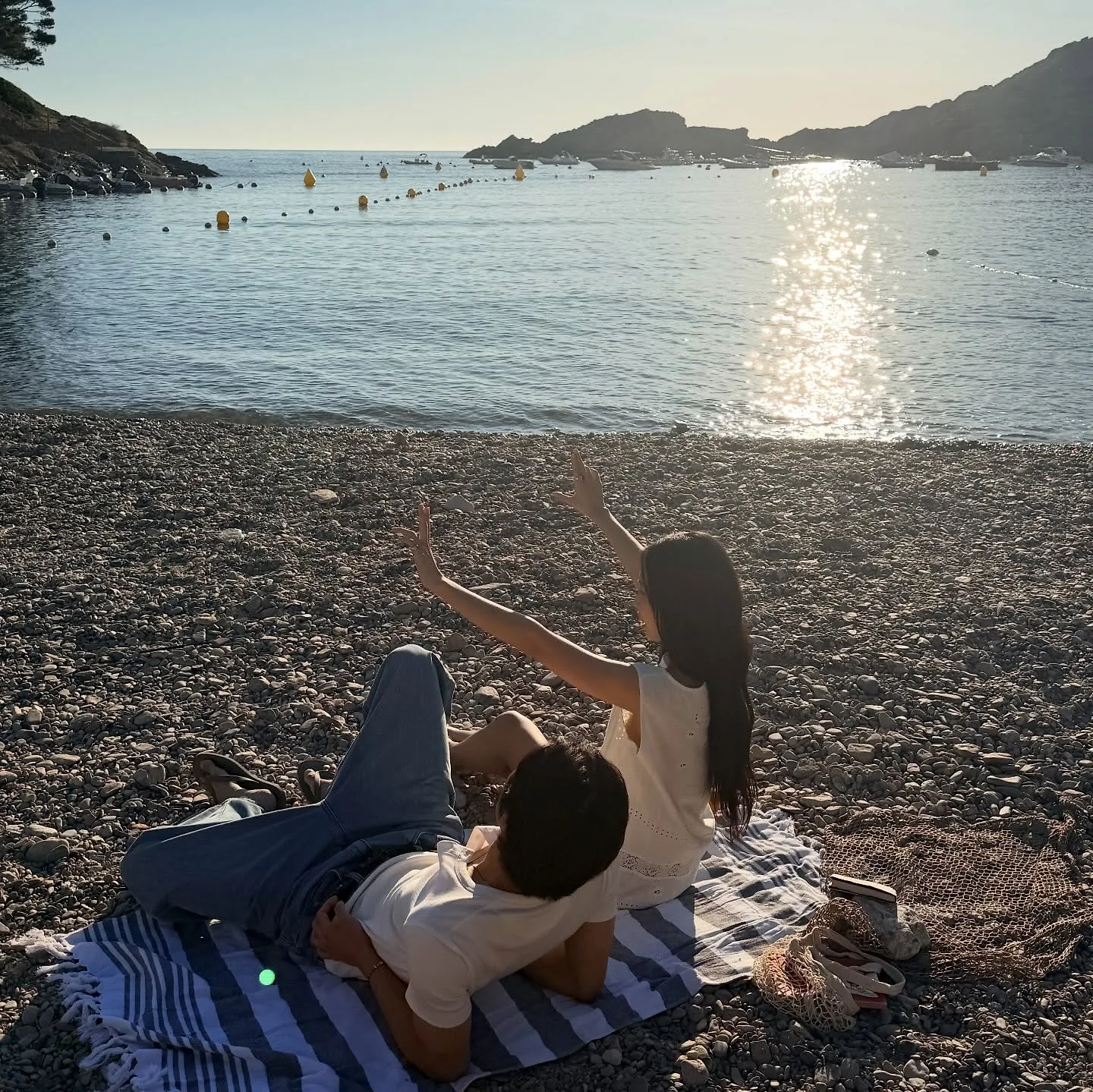 Hình ảnh nữ ca sĩ Jennie trong MV "Less than a Lover".