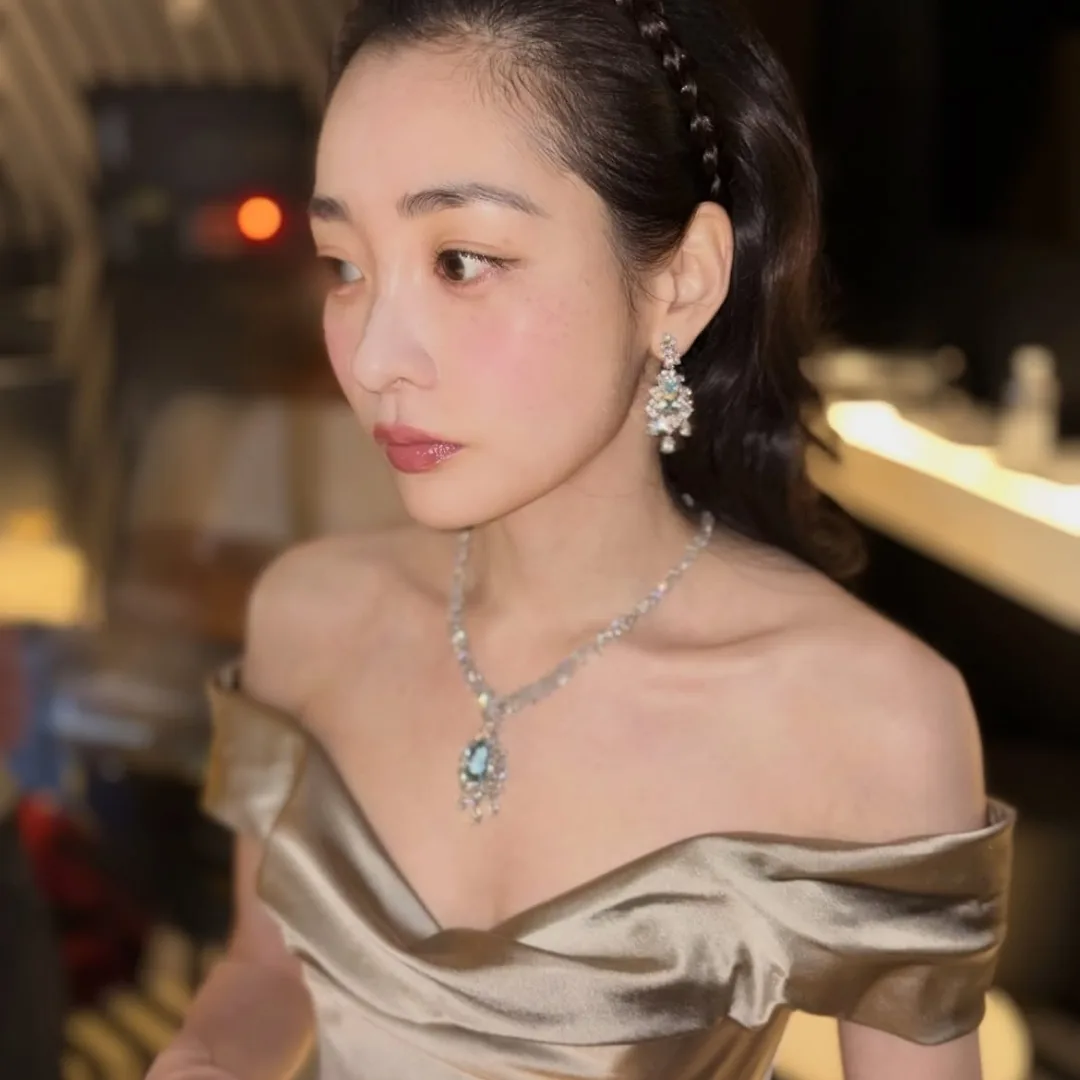 Kim Min Ha sử dụng kem nâng tông cho body để đều màu da