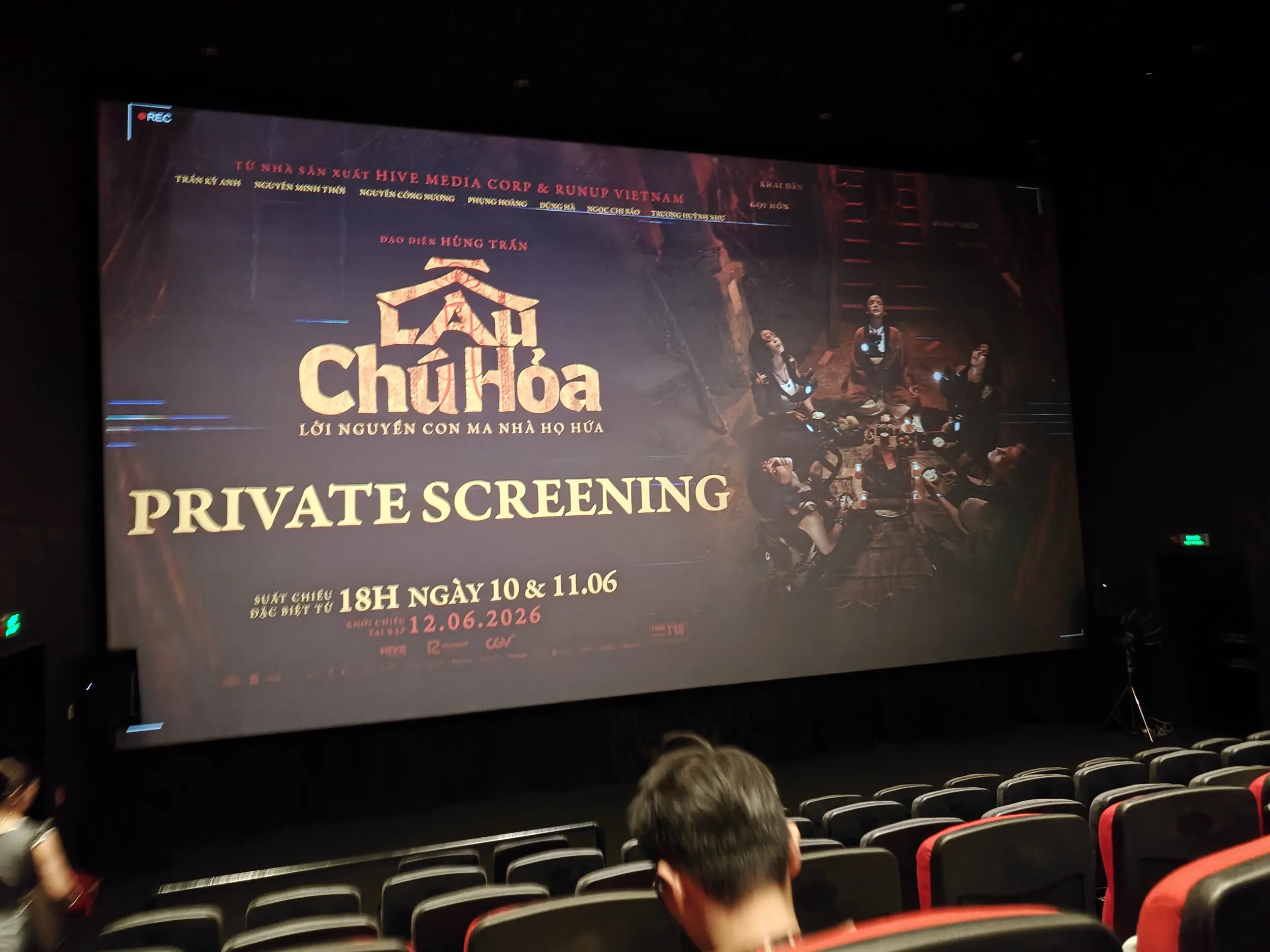 Màn hình giới thiệu private screening Lầu Chú Hỏa
