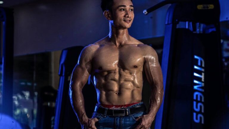 Tập luyện cùng VĐV: Những bài tập bụng ngay tại nhà, hỗ trợ đánh bay đống mỡ thừa sau Tết