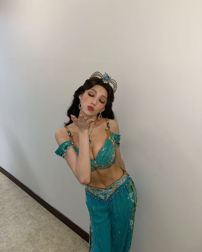 Mất đúng 4 phút, "công chúa Jasmine" có ngay cơ bụng nét như Sony, chúa lười cũng theo được- Ảnh 2.