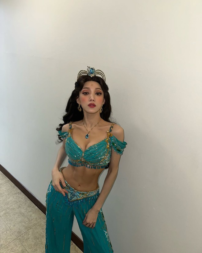 Mất đúng 4 phút, "công chúa Jasmine" có ngay cơ bụng nét như Sony, chúa lười cũng theo được- Ảnh 1.