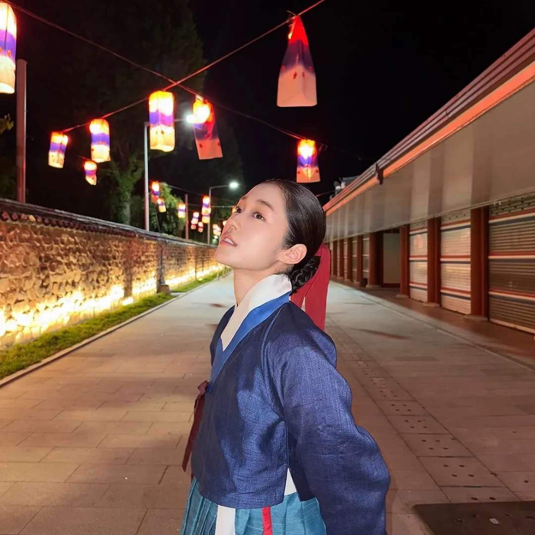 Vẻ đẹp trưởng thành của Roh Yoon Seo trong phim